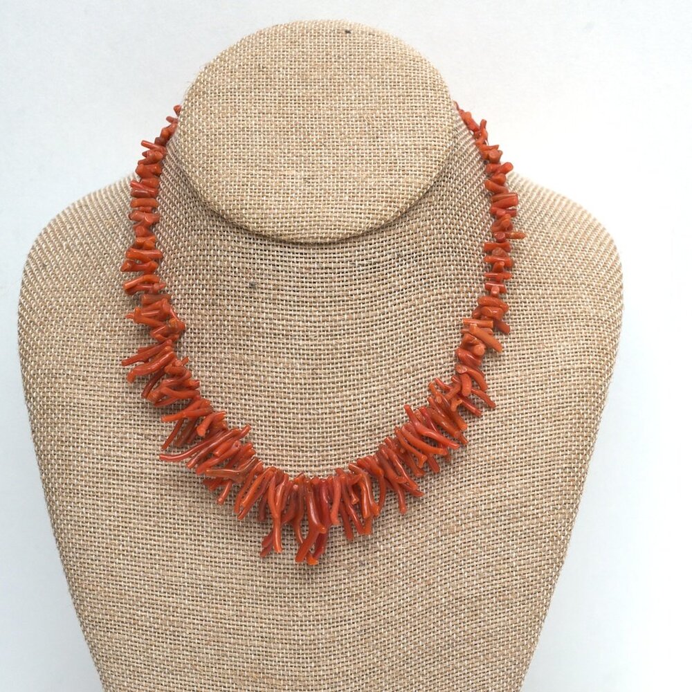 Vintage Orange Red Spiny Branch Graduated Coral Choker Necklace 14-16"